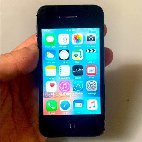 Apple iPhone 4S 16GB in Black for Unlocked - Picture 1 of 10